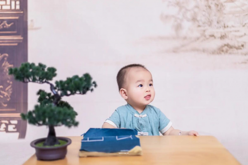 肇州满月宝宝放屁臭